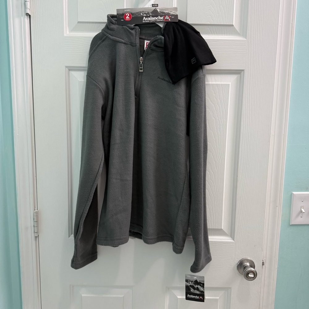 NWT Avalanche Boys Size XL 18/20 Gray Fleece Zippered Pullover with Black Beanie